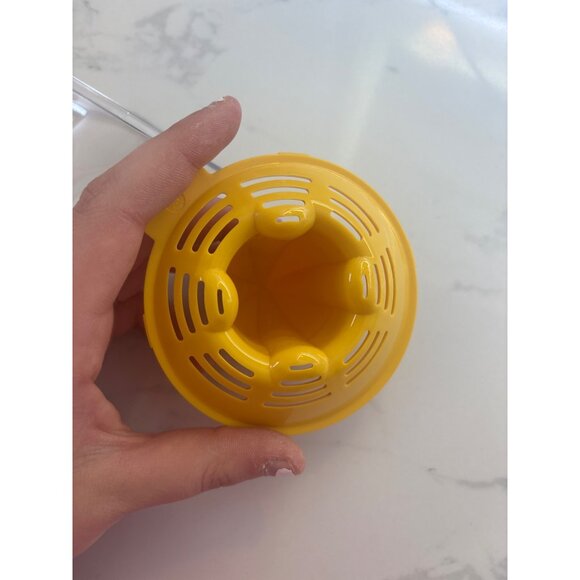 Oxo Small Citrus Juicer With Measuring Cup & Strainer - Picture 4 of 5